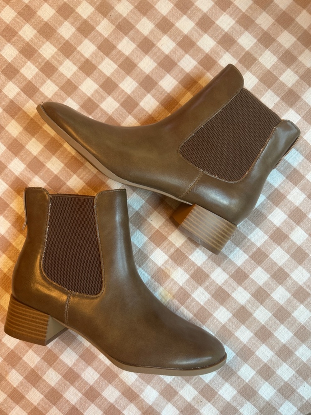 Taupe Brown Chelsea Ankle Boots - Journee Collection sz 9